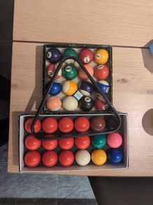 snooker and pool balls