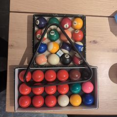 snooker and pool balls