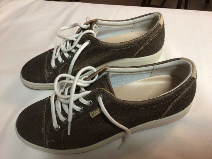 Ladies Ecco Stressed Leather Shoes