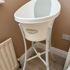Shnuggle bath and stand