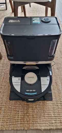 Shark Pro 2in1 Self-clean Robo