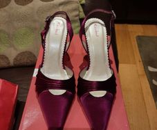 Magenta slingback shoes