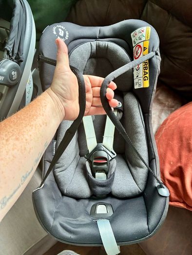 Maxi-Cosi Coral Infant Car Seat + ISOFIX Base