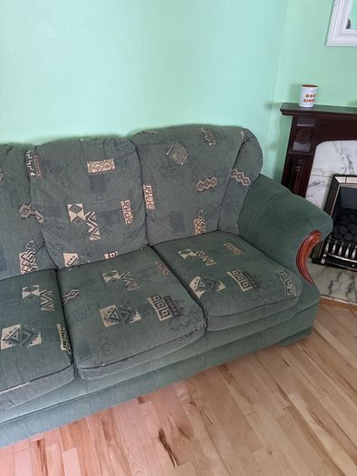 3 seater sofa and 2 armchairs