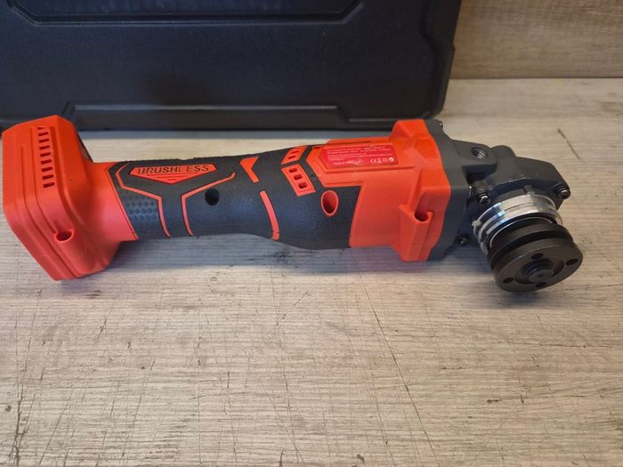 18V 125mm Angle Grinder + 2 Batteries + Accessories