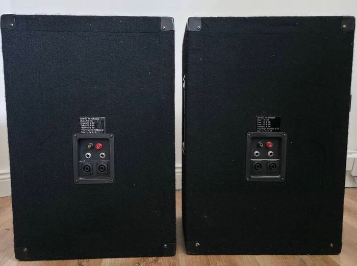 Skytec 2x 250W Speakers
