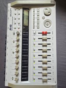 Zoom R16