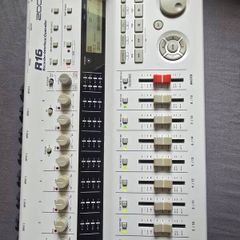 Zoom R16