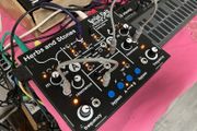 Herbs and Stones Solid Felt Desktop Stereo Multimode Analog Filter