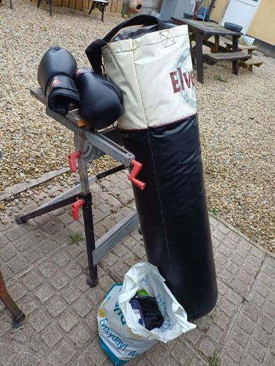 Large Elverys Boxing Bag, Gloves & Belt