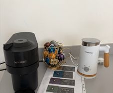Nespresso Vertuo Magimix + milk frother + pods