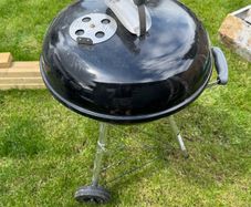weber 47cm compact bbq