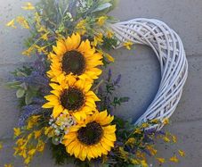 60cm white wicker heart wreath with sunflowers