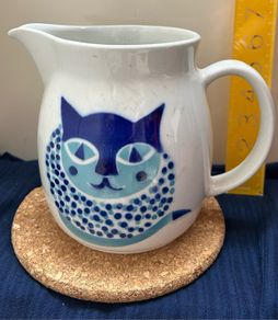 Vintage Arabia Finland Happy Cat pitcher