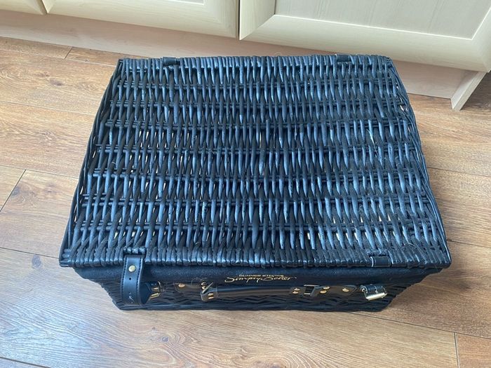 Dunnes Hamper (Empty)