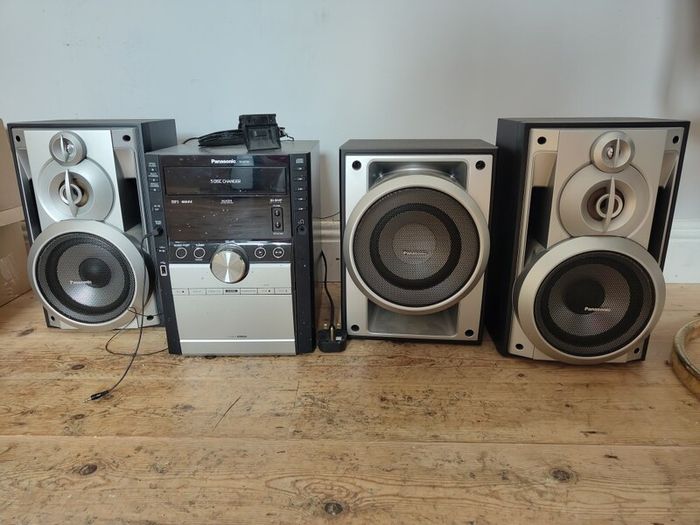 Panasonic SA-AK750 5xCD / USB / Audio in / FM / AM / Tape Player