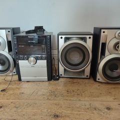 Panasonic SA-AK750 5xCD / USB / Audio in / FM / AM / Tape Player