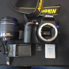 Nikon D3400 + 18-55mm Lens + 32GB SD Card + Charger for battery