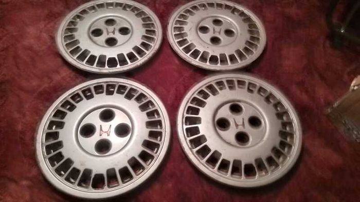 4 x Genuine Honda Accord  14 Inch Bolt on Hubcaps Wheel Trims Covers
