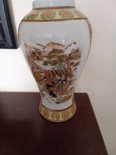 oriental vase