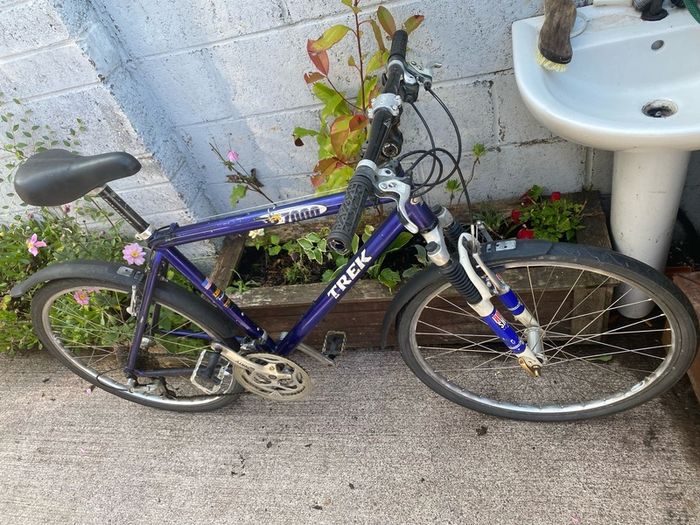 Trek zx7000 24 speed 26 inch wheels 19.5 inch frame front suspension steam with adjusted mudguards