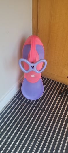 Pink wiggle car