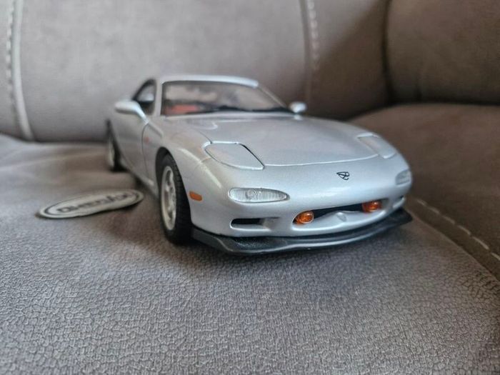 kyosho rx7 1:18