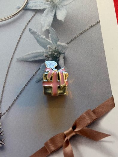 Pandora charm Present gift box with heart and pink ribbon Charm New