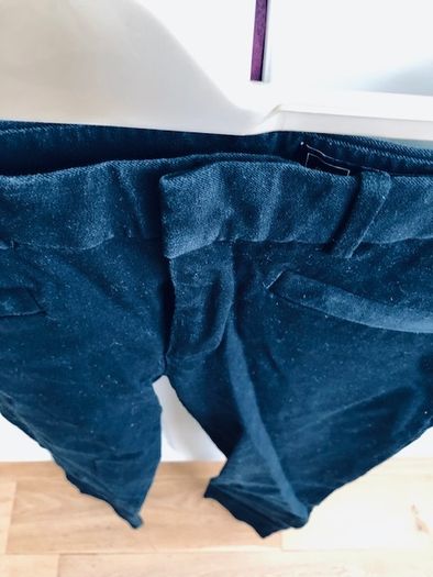 Gap Black trousers/jeans Size 04R (8)