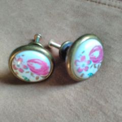 Chest drawer knobs