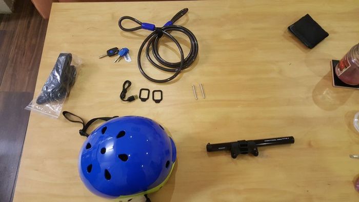 Giant Halfway Folding Bike and accesories