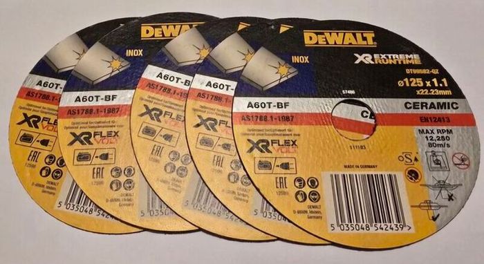 FREE Battery/Charger/Cutting Discs. DeWALT 18V XR Cordless Brushless Angle Grinder.The Best A Professional Can Get. Closing down sale - all must go!.