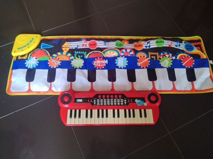 keyboard playmat