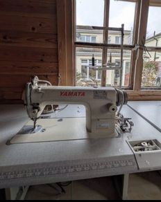 Industrial sewing machine and overlocker