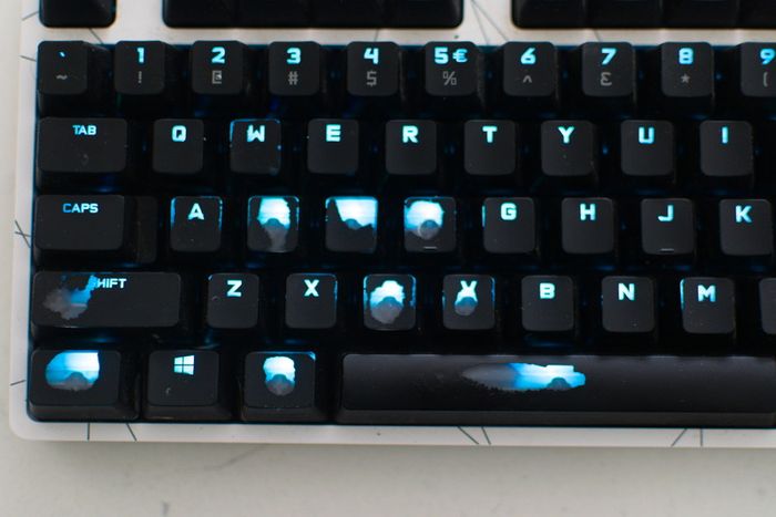 LOL KDA Logitech G502 Hero and GPRO Keyboard