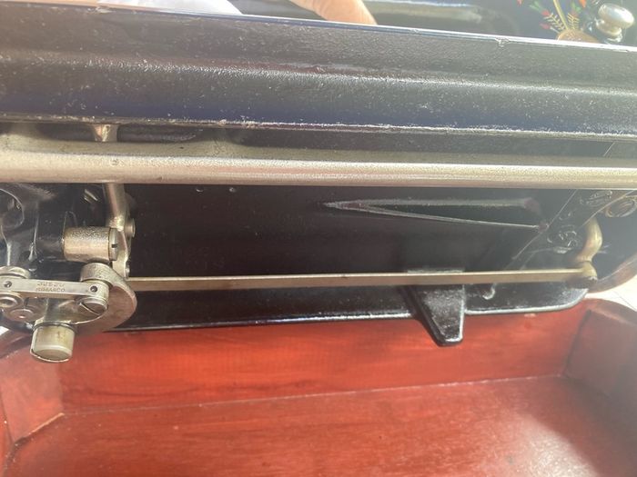 Antique singer 66K sewing machine