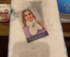 Plush scarf collar with detail