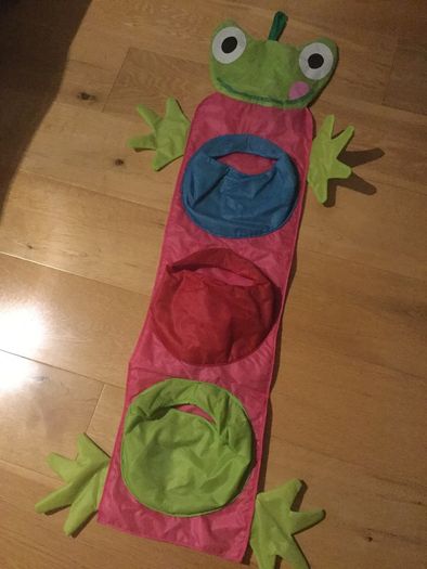 Hanging toy storage