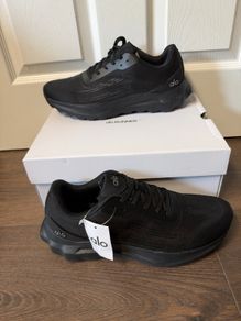 Alo runners size 11uk
