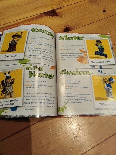 Lego minifigures booklet - interviews with 16 minifigures!