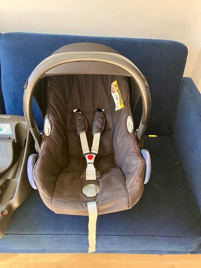 Maxi-Cosi CabrioFix Baby Car Seat + ISOFIX Base