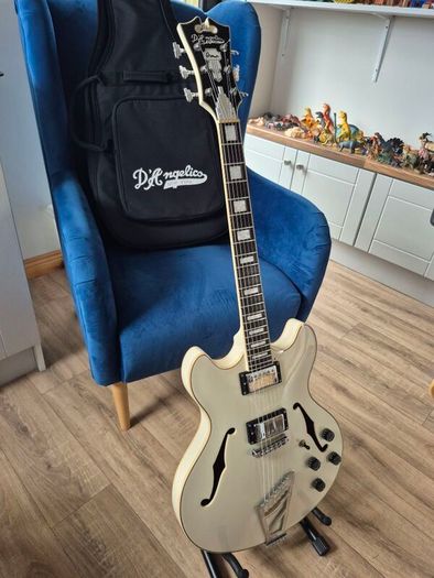 D"Angelico Premier DC Champagne