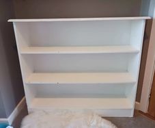 Solid wooden bookshelf - 3 shelves