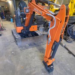 Hitachi mini digger