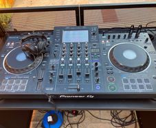 Pioneer DJ XDJ-XZ + Flight Case