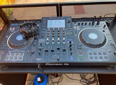 Pioneer DJ XDJ-XZ + Flight Case
