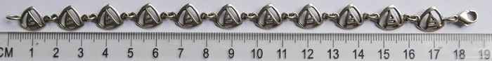 Vintage 925 Sterling Silver AA Link bracelet with Triangular Design