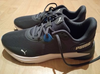 Sport shoes trainers