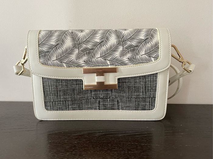 Hispanitas heels and handbag