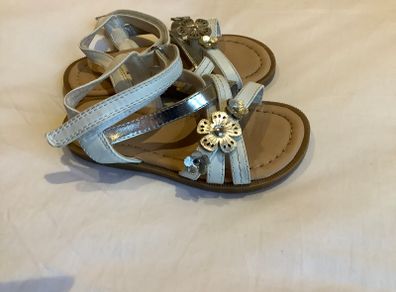 Girls sandals size 7 white Bluezoo